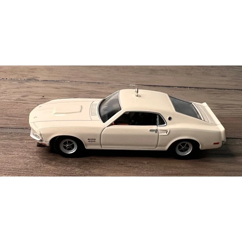 Hallmark‎ 2017 NEW Christmas Ornament 1969 Ford Mustang #27 Classic Cars Series